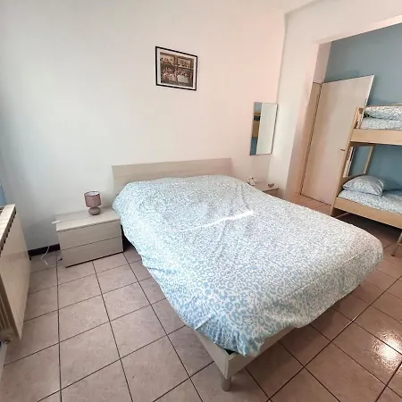 300m Piazza Milano شقة